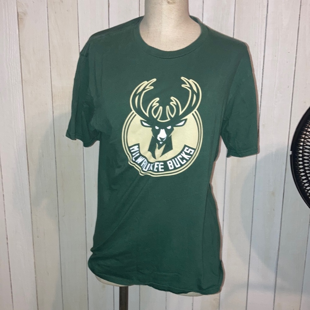 Milwaukee Bucks  NBA Fanatics T Shirt. Size M - Picture 1 of 6